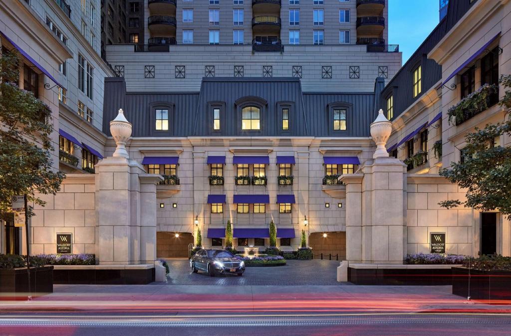 Chicago Waldorf-Astoria-Chicago-Hotel exterior
