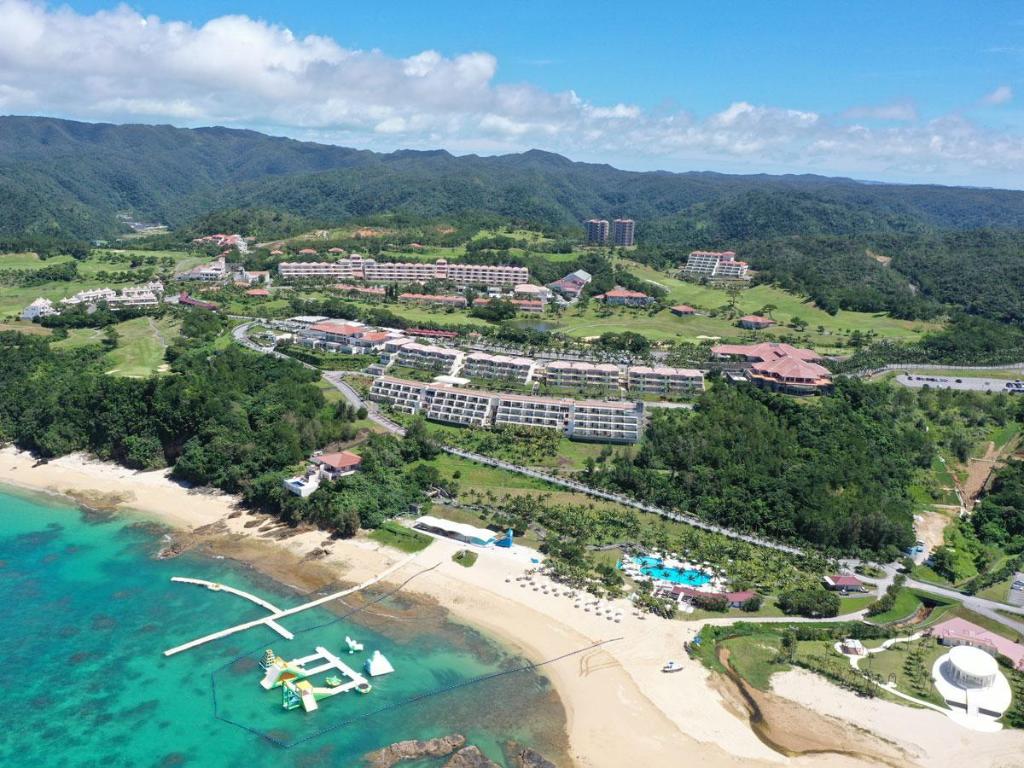 Okinawa-Main-island Kanucha-Bay-Hotel--Villas exterior