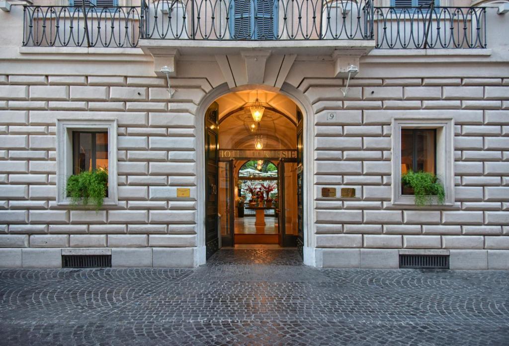 Rome Rocco-Forte-Hotel-de-Russie exterior