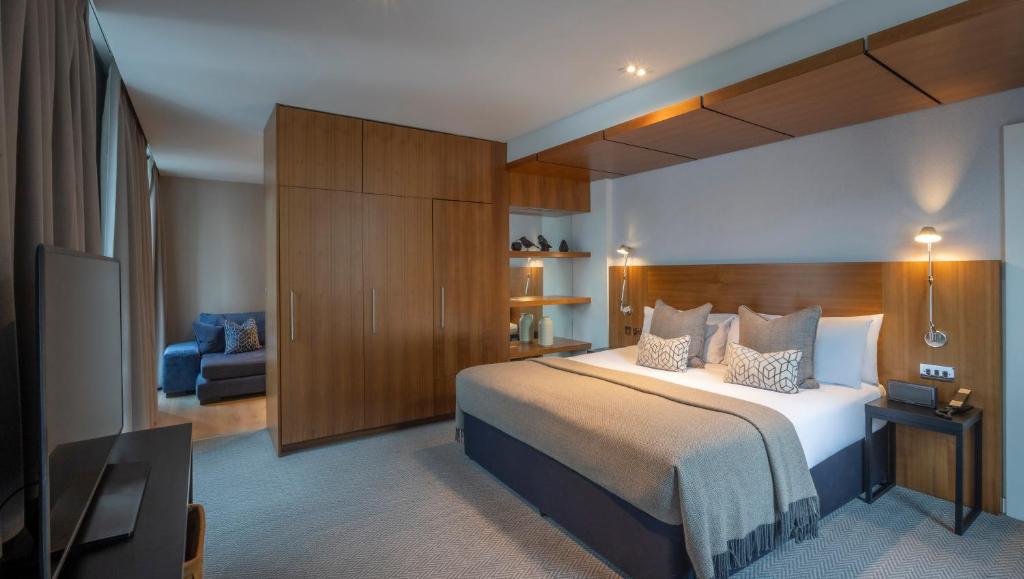 London Clayton-Hotel-London-Wall interior