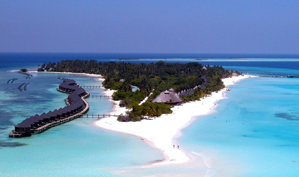 Maldive-Islands Kuredu-Island-Resort-and-Spa exterior