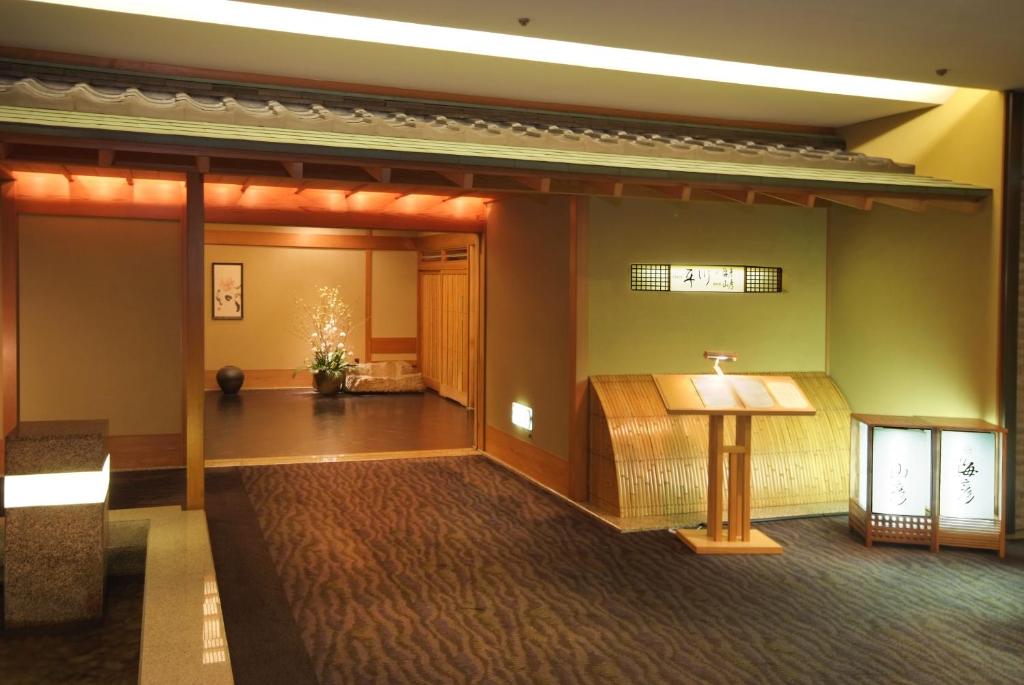 Tokyo Hotel-Metropolitan-Edmont-Tokyo exterior