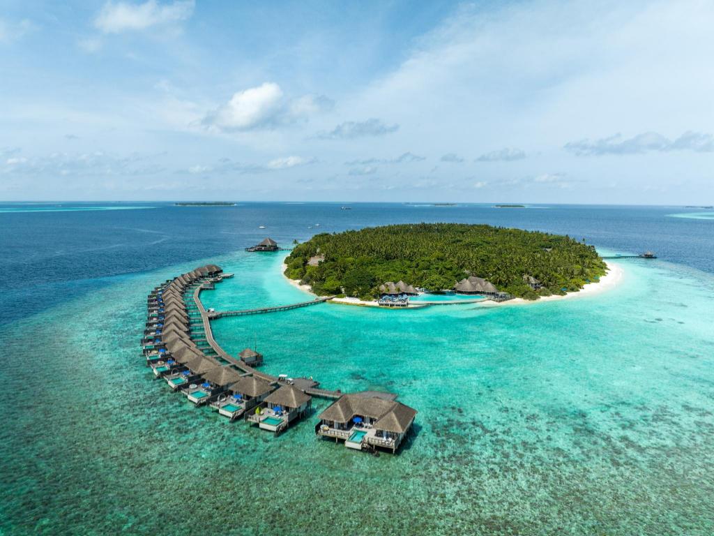 Maldive-Islands Dusit-Thani-Maldives exterior