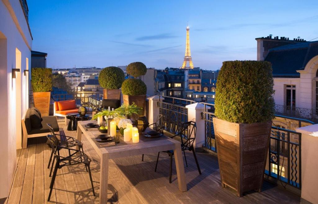 Paris Hotel-Marignan-Champs-Elysees facility