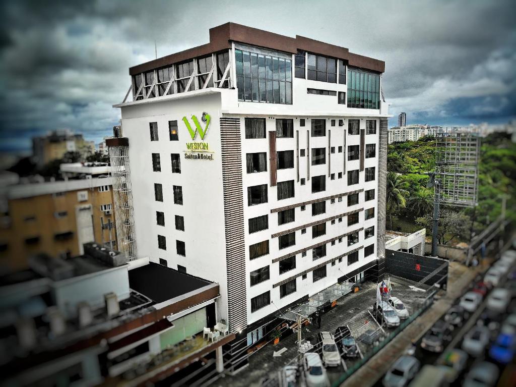 Weston Suites & Hotel