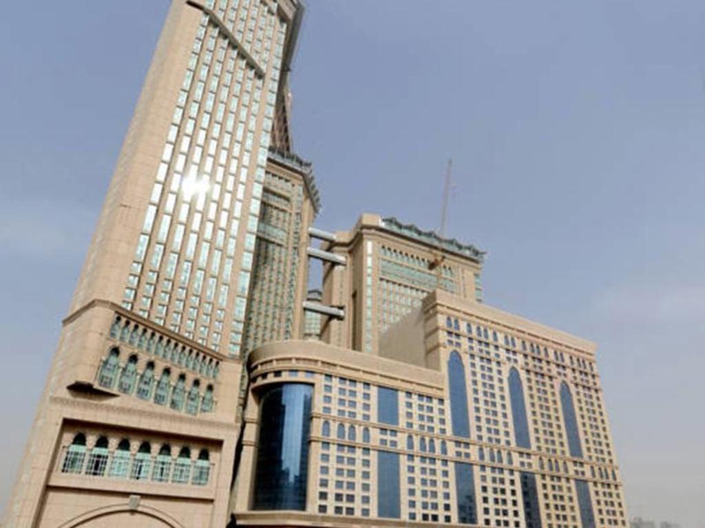 Al Safwah Royale Orchid Hotel