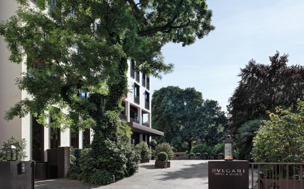 Milan Bulgari-Hotel-Milano exterior