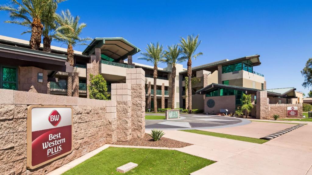 Phoenix Best-Western-Plus-Sundial exterior