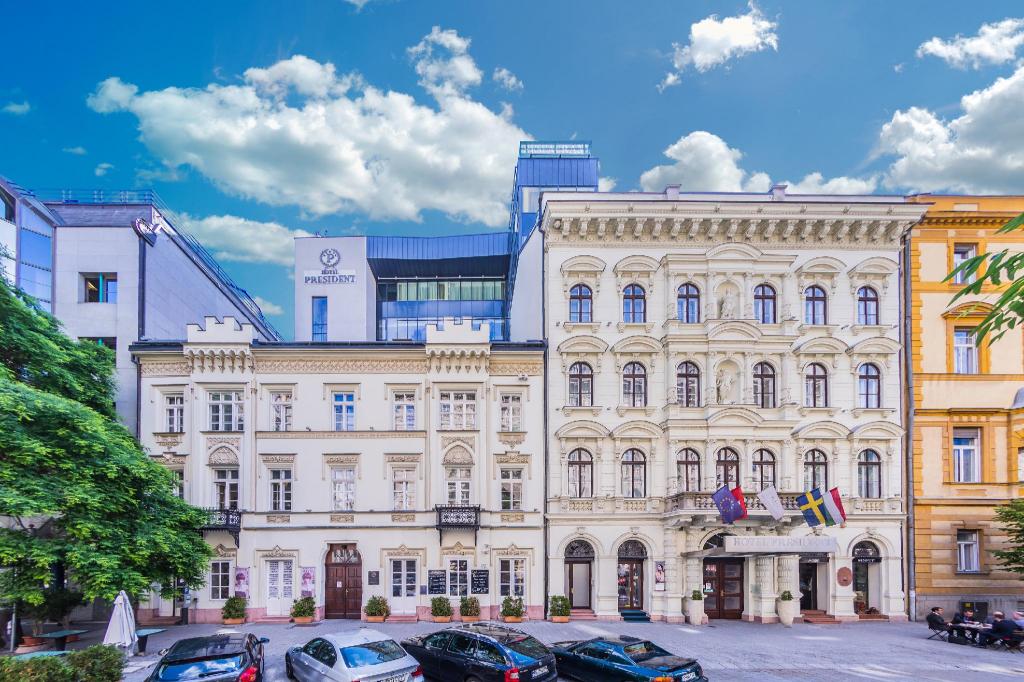 Budapest Hotel-President exterior