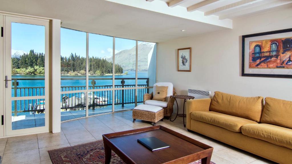 Queenstown The-Waterfront-Apartments facility