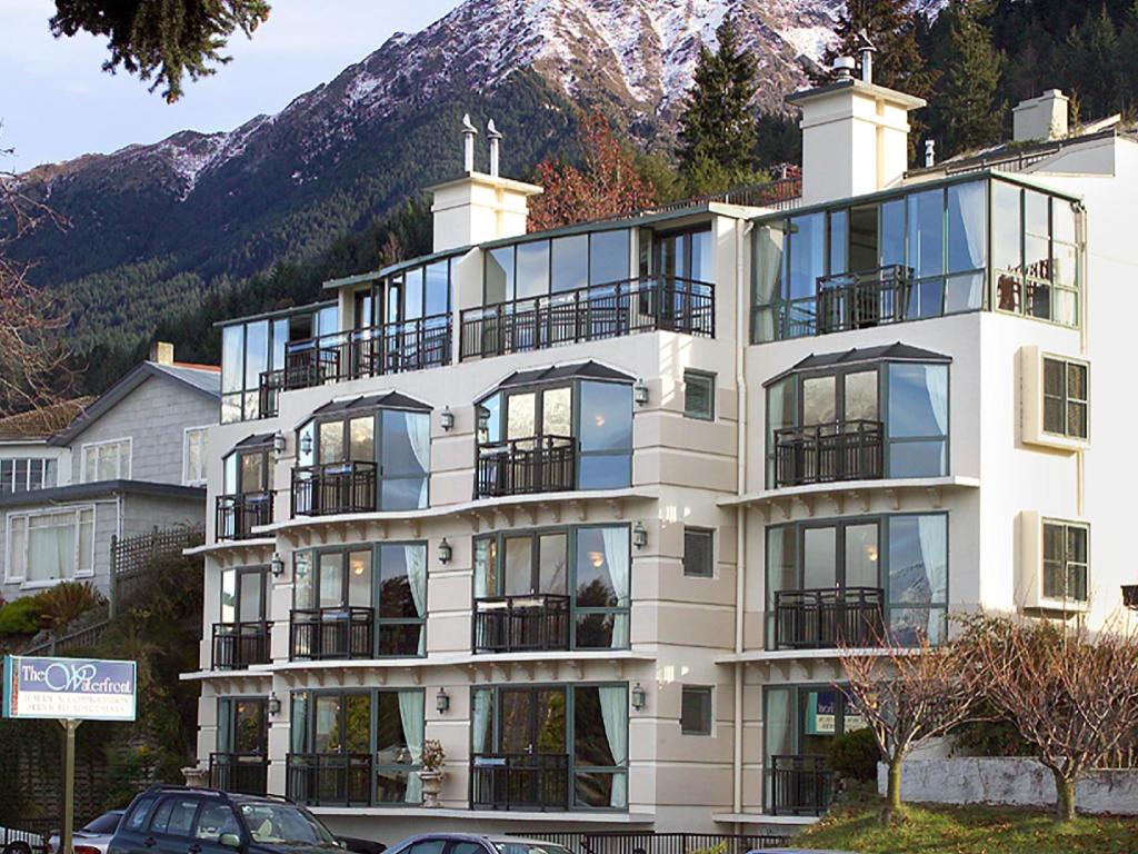 Queenstown The-Waterfront-Apartments exterior