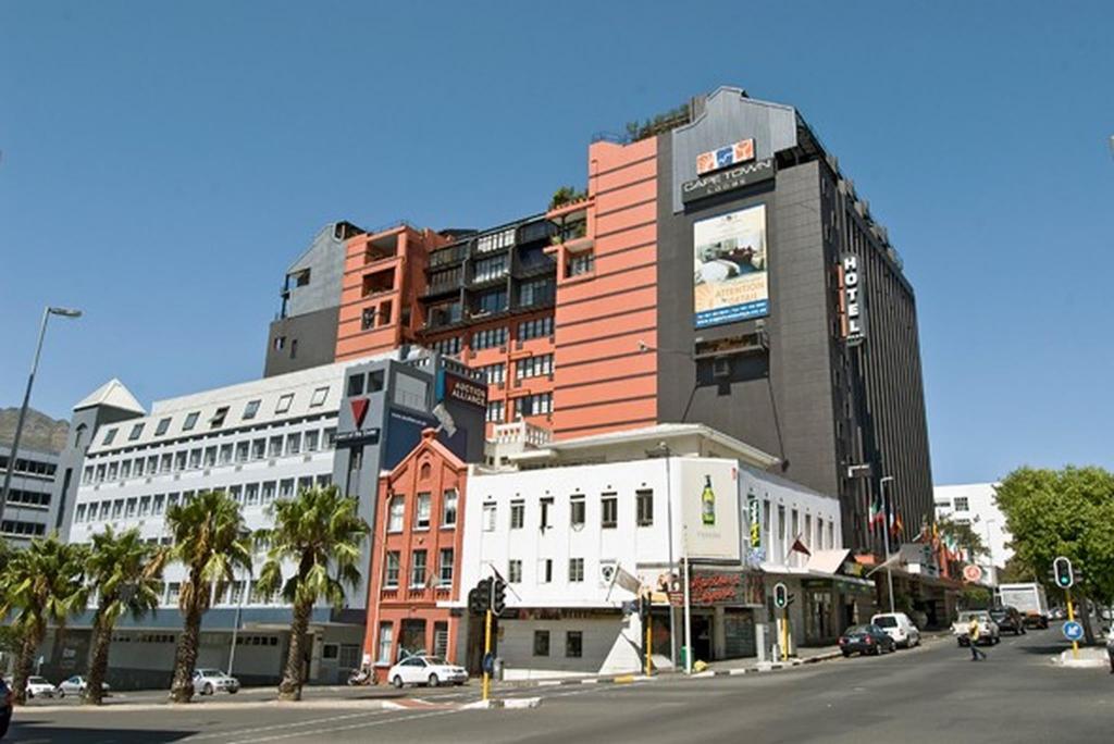 Cape Town Lodge Hotel