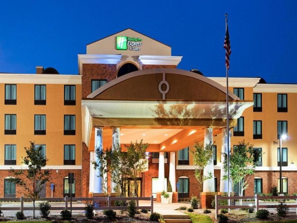 Gulf-Shores Holiday-Inn-Express-Hotel--Suites-Gulf-Shores exterior