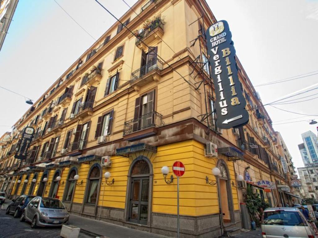 Naples Vergilius-Billia-Hotel exterior