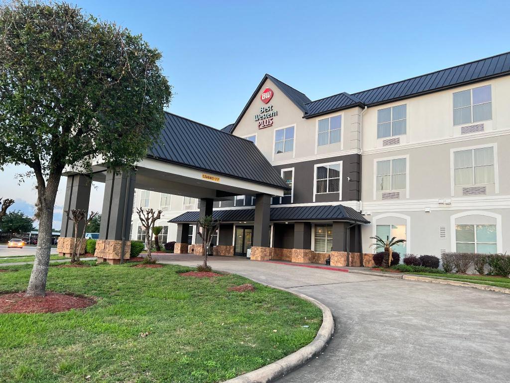 Best Western Plus Hobby Airport Inn and Suites