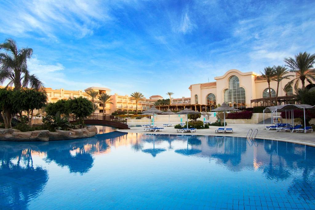 Pyramisa Beach Resort - Sahl Hasheesh