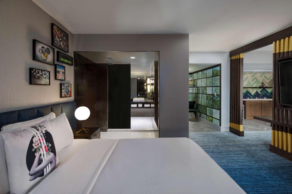 The Starling Atlanta Midtown Curio Collection by Hilton