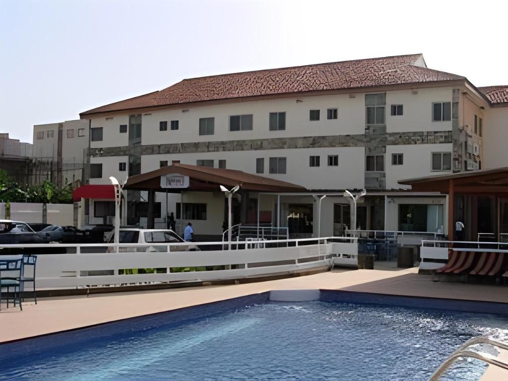 Accra Ave-Maria-Hotel exterior