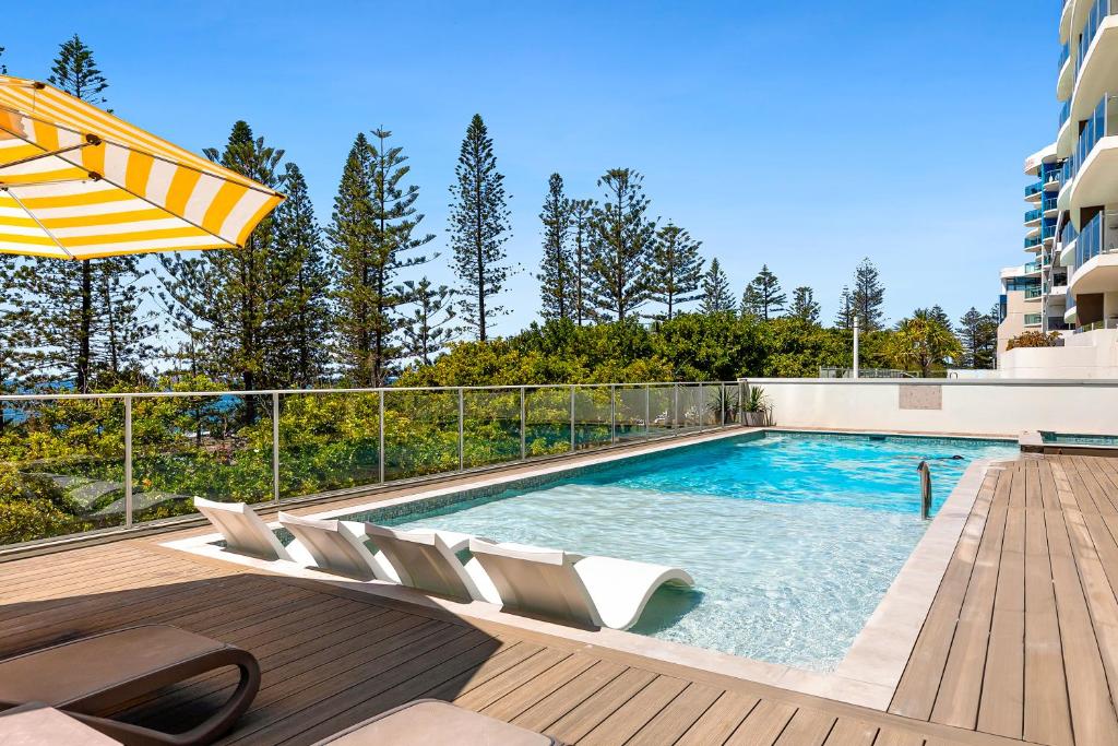 Sunshine-Coast Pacific-Beach-Resort facility