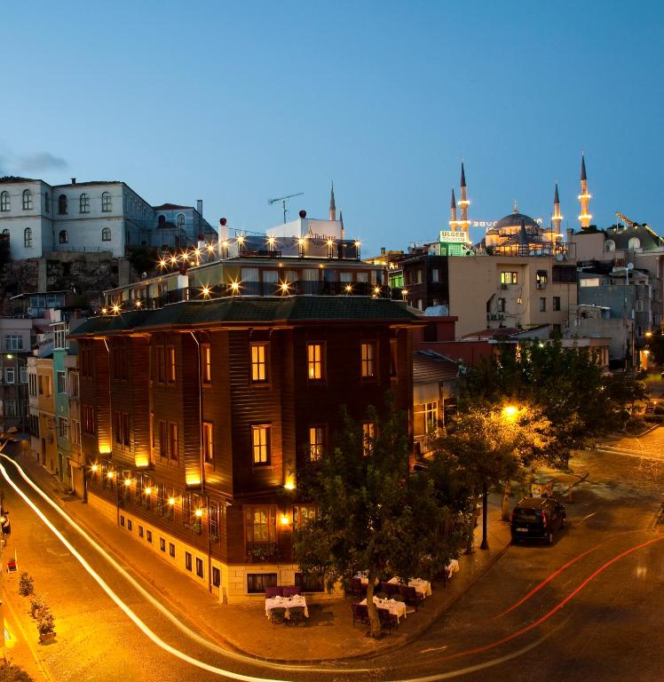 stanbul GLK-PREMIER-The-Home-Suites--Spa interior