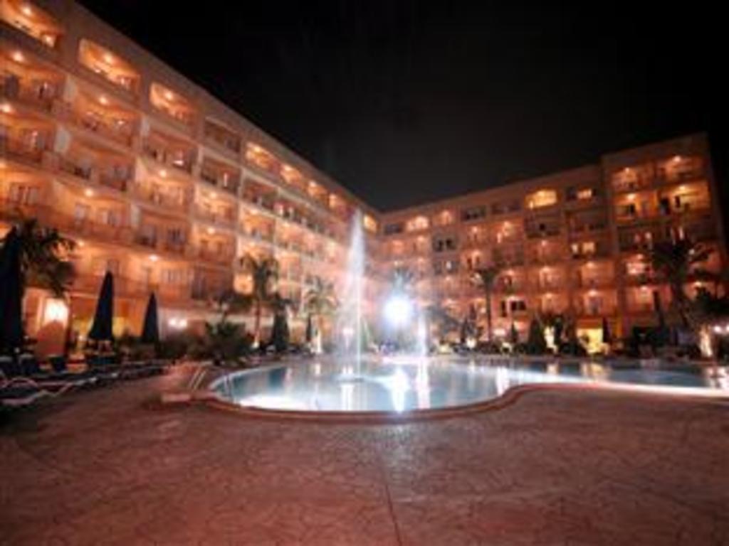 Giza Grand-Pyramids-Hotel exterior