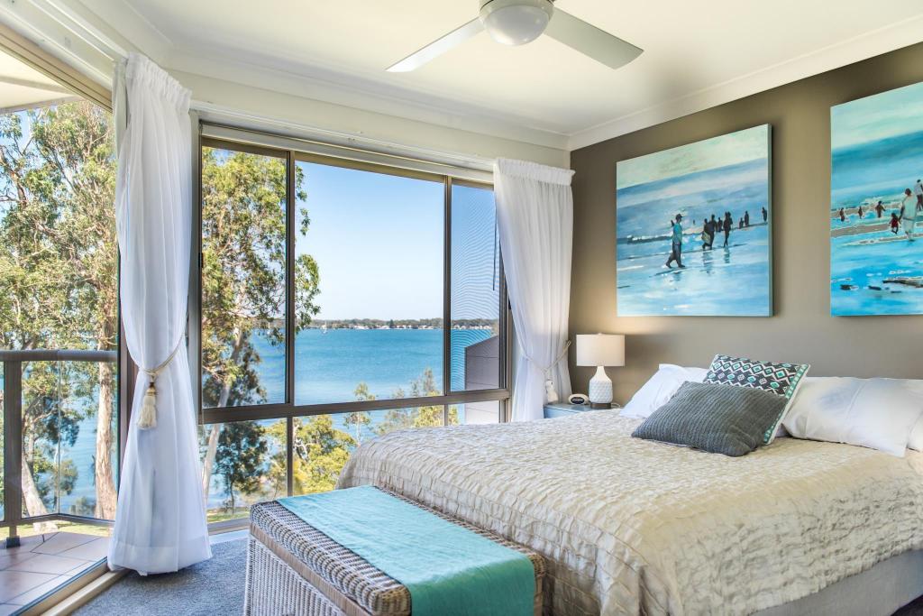 Port-Stephens Annes-Waterfront-Haven-Bed-and-Breakfast interior