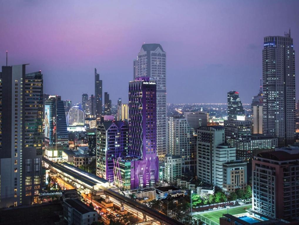 Bangkok Mode-Sathorn-Hotel-SHA-Extra-Plus exterior