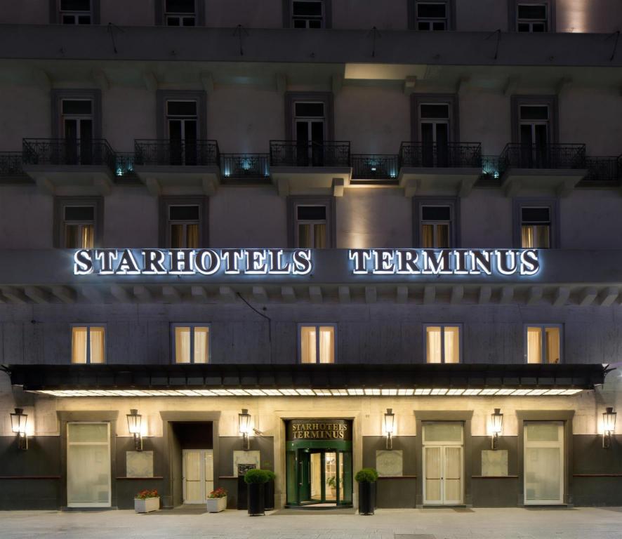 Naples Starhotels-Terminus exterior