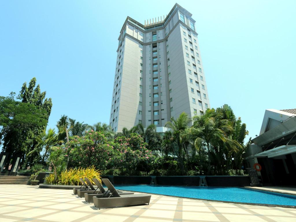 Surabaya Java-Paragon-Hotel--Residences exterior