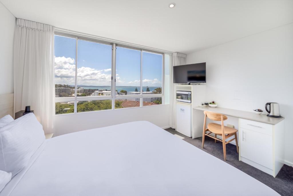 Port-Stephens Oaks-Nelson-Bay-Lure-Suites interior