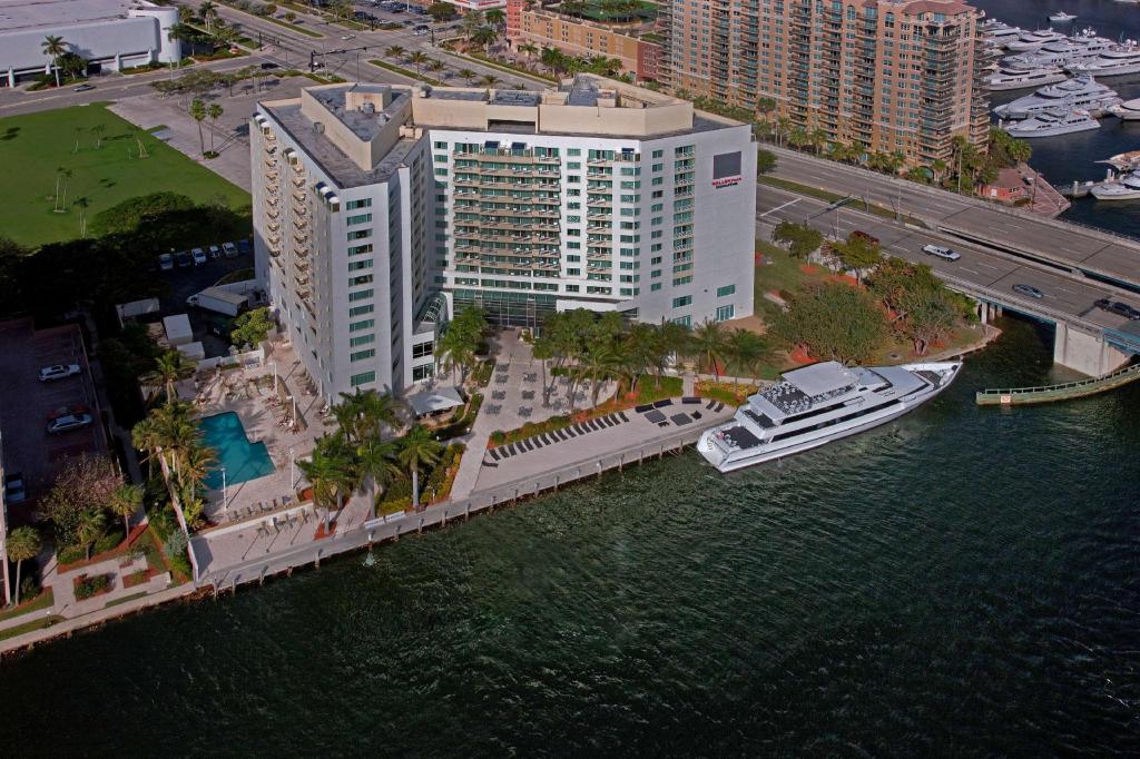 Fort-Lauderdale GALLERYone---DoubleTree-Suites-by-Hilton-Hotel exterior