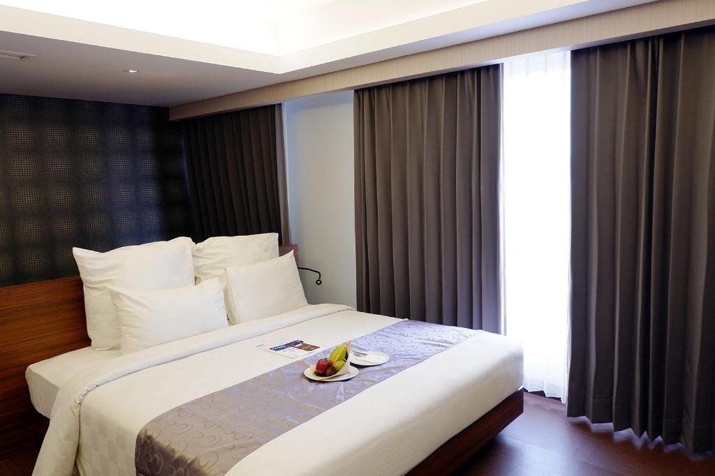 Surabaya Crown-Prince-Hotel-Surabaya-Managed-by-Midtown-Indonesia-Hotels interior