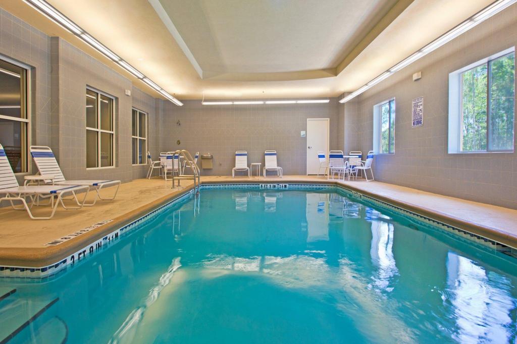 Holiday Inn Express and Suites Saint Augustine North