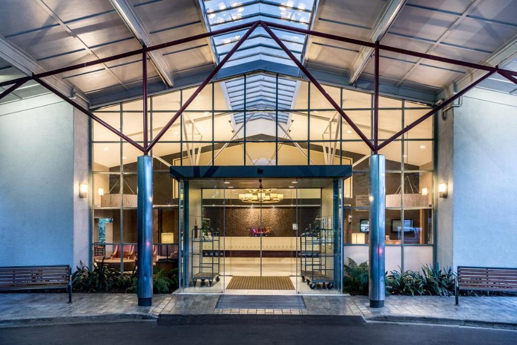 Auckland Waipuna-Hotel--Conference-Centre exterior