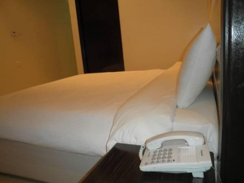 Marina Royal Hotel Suite