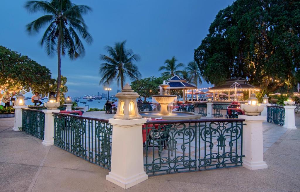 Pattaya Siam-Bayshore-Resort-Pattaya exterior