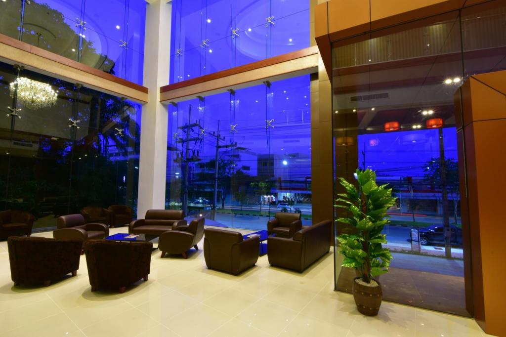 Siam Oriental Hotel (SHA Plus+)
