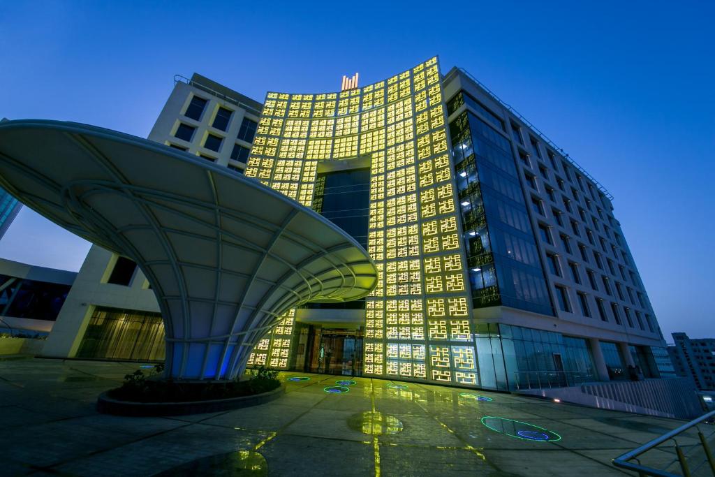 Muscat Grand-Millennium-Muscat exterior