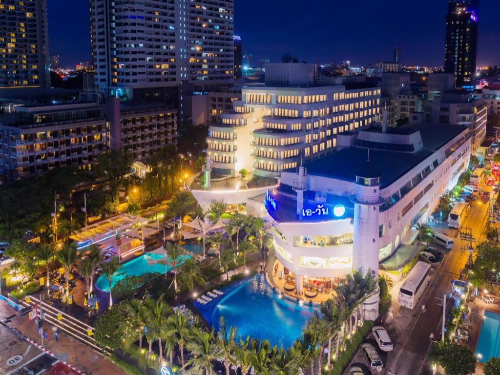 Pattaya A-One-The-Royal-Cruise-Hotel-Pattaya-SHA-Extra-Plus exterior