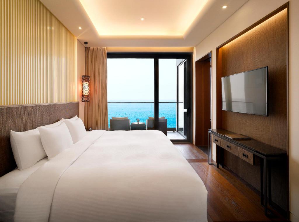 Ananti at Busan Cove