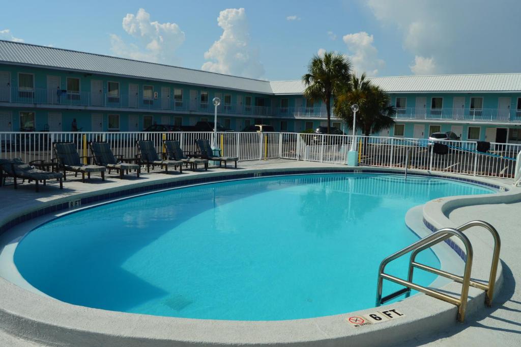 Destin Inn & Suites