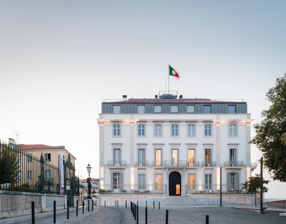 Lisbon Verride-Palacio-Santa-Catarina exterior