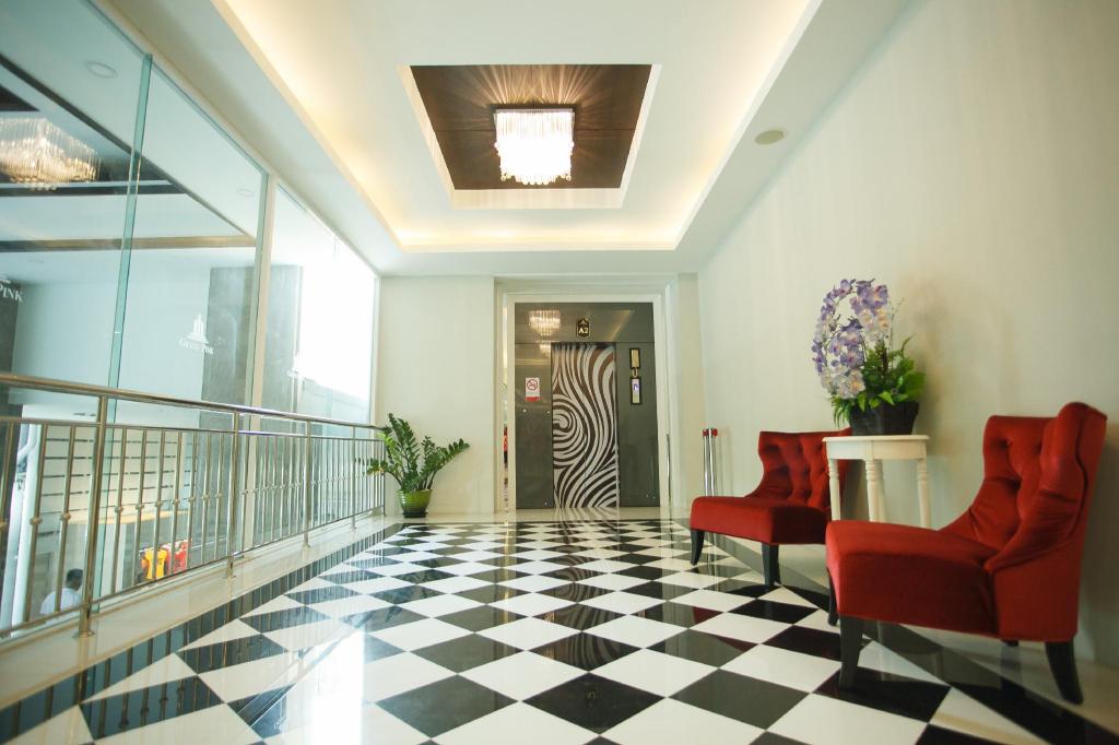 Grand Pink Hotel