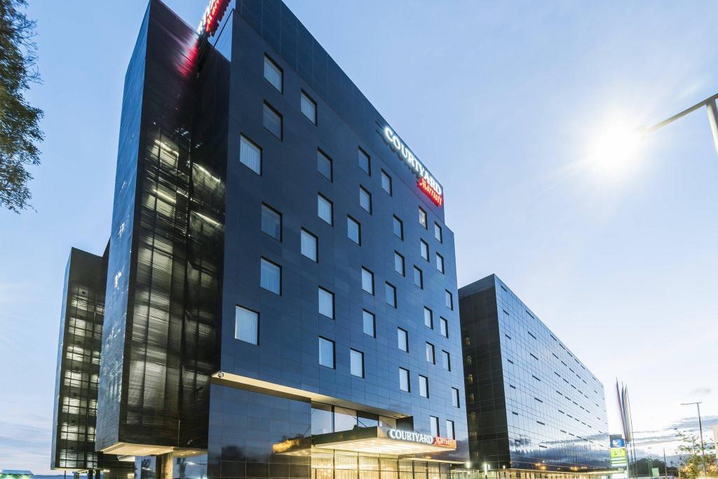 Bogot Courtyard-by-Marriott-Bogota-Airport exterior