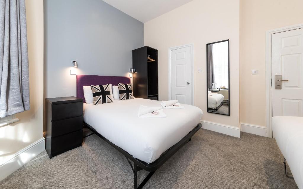 London Royal-London-Hotel interior