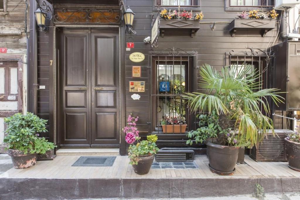 stanbul Hotel-Naz-Wooden-House-Inn exterior