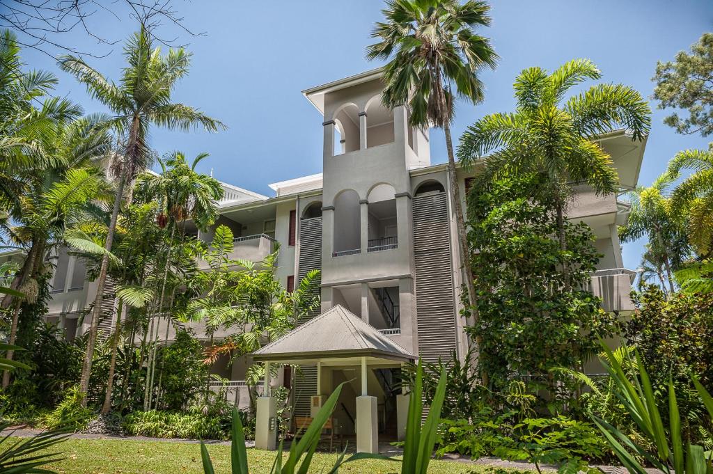 Cairns Oasis-At-Palm-Cove-Hotel exterior