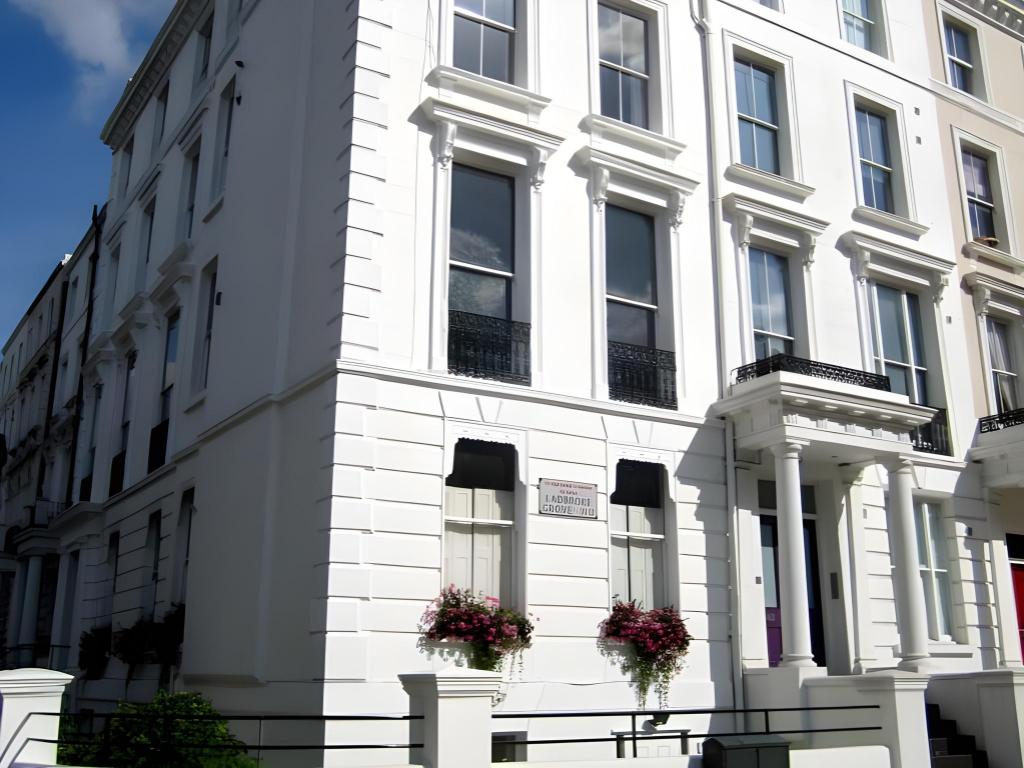 London Notting-Hill-Serviced-Apartments exterior