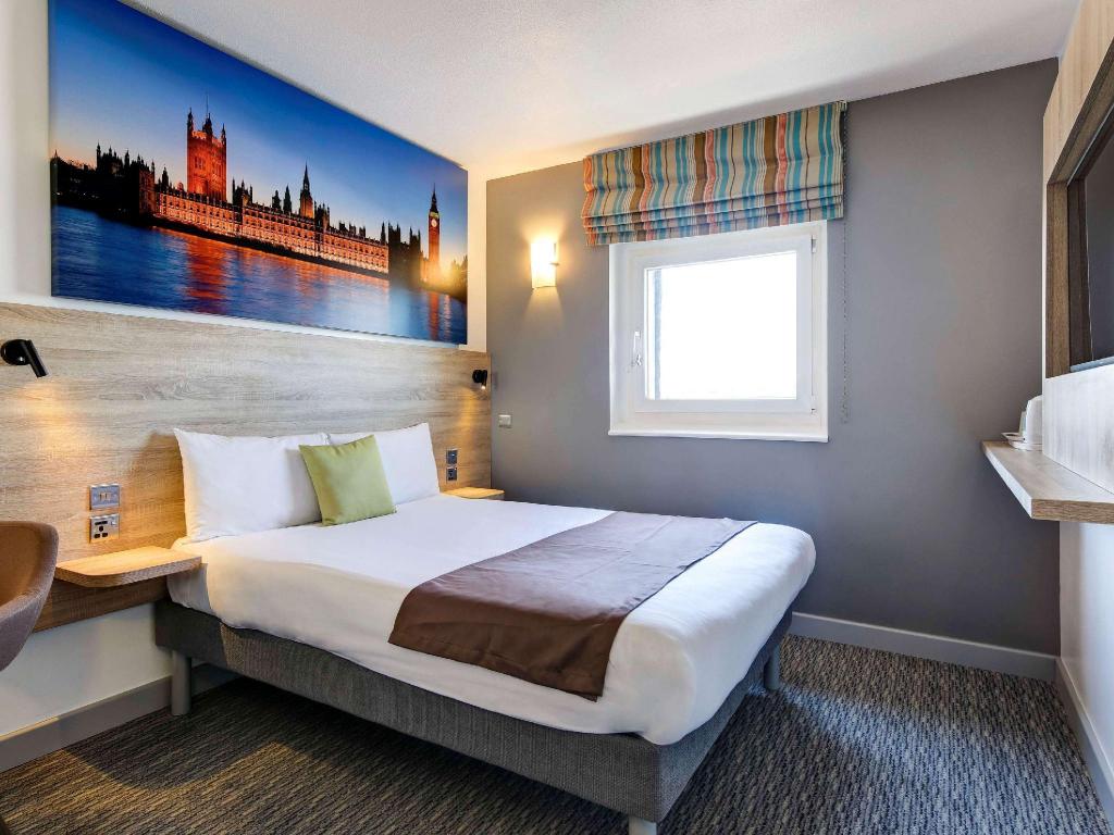 London Ibis-Styles-London-Excel-Hotel interior