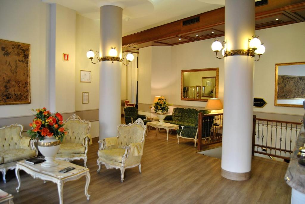 Milan Mokinba-Hotels-King facility